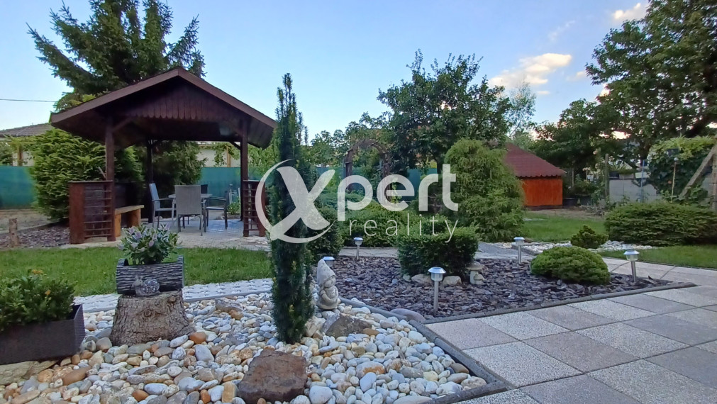 PREDAJ - Veľkorysý 5 izbový rodinný dom v Slovenskom Grobe