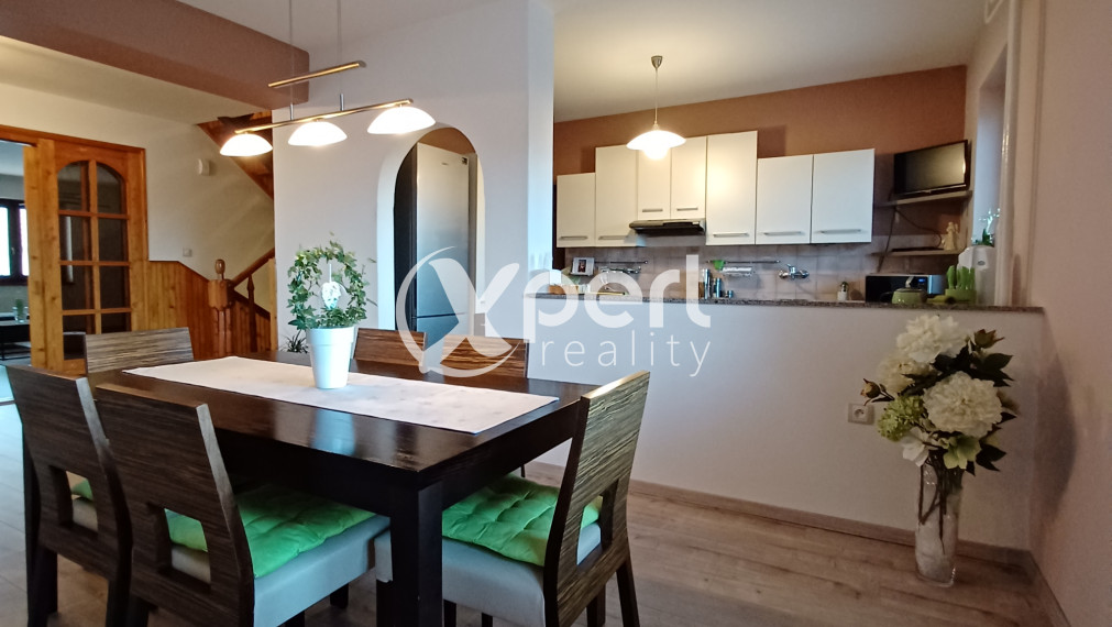 PREDAJ - Veľkorysý 5 izbový rodinný dom v Slovenskom Grobe