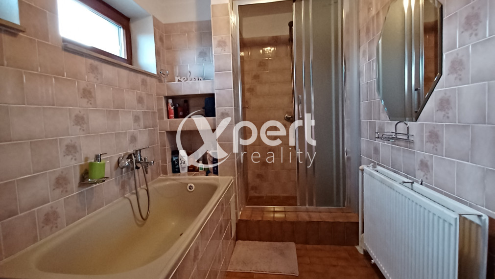 PREDAJ - Veľkorysý 5 izbový rodinný dom v Slovenskom Grobe