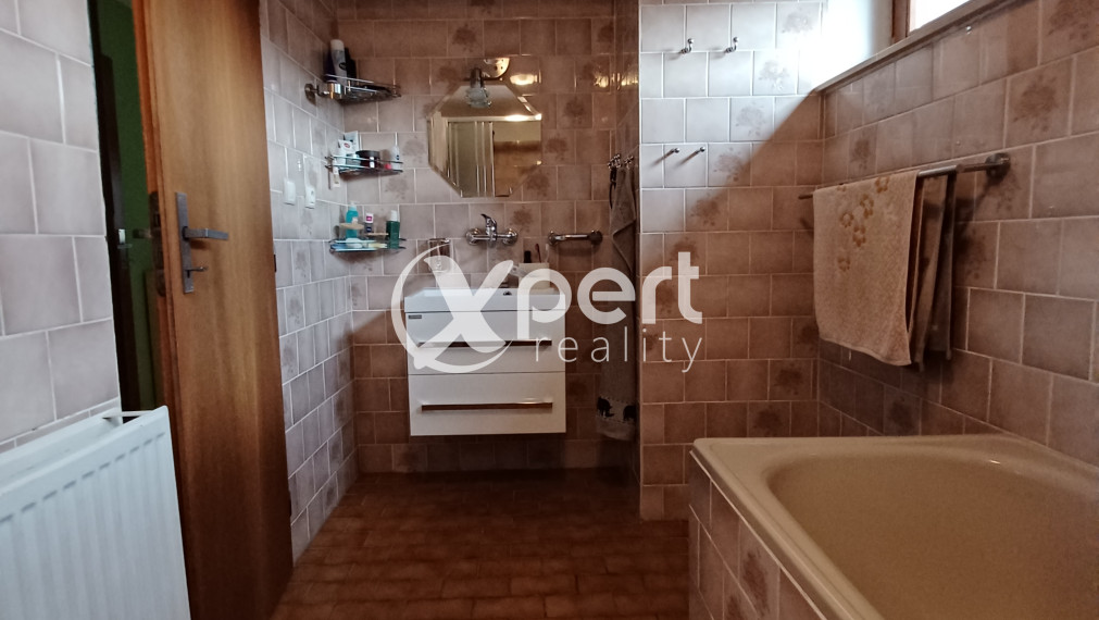 PREDAJ - Veľkorysý 5 izbový rodinný dom v Slovenskom Grobe