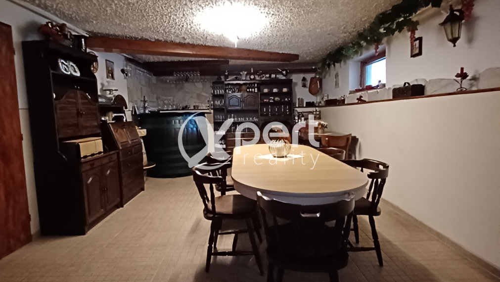 PREDAJ - Veľkorysý 5 izbový rodinný dom v Slovenskom Grobe