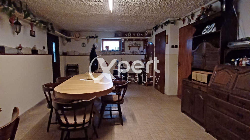 PREDAJ - Veľkorysý 5 izbový rodinný dom v Slovenskom Grobe