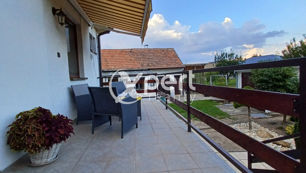 PREDAJ - Veľkorysý 5 izbový rodinný dom v Slovenskom Grobe