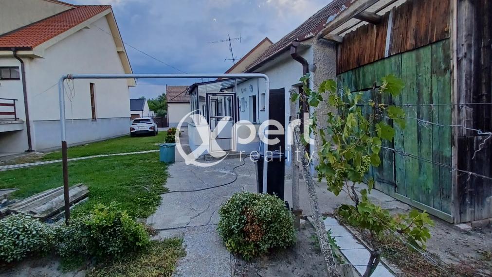 PREDAJ - Vidiecky 6 izbový dom s úžasnou atmosférou!