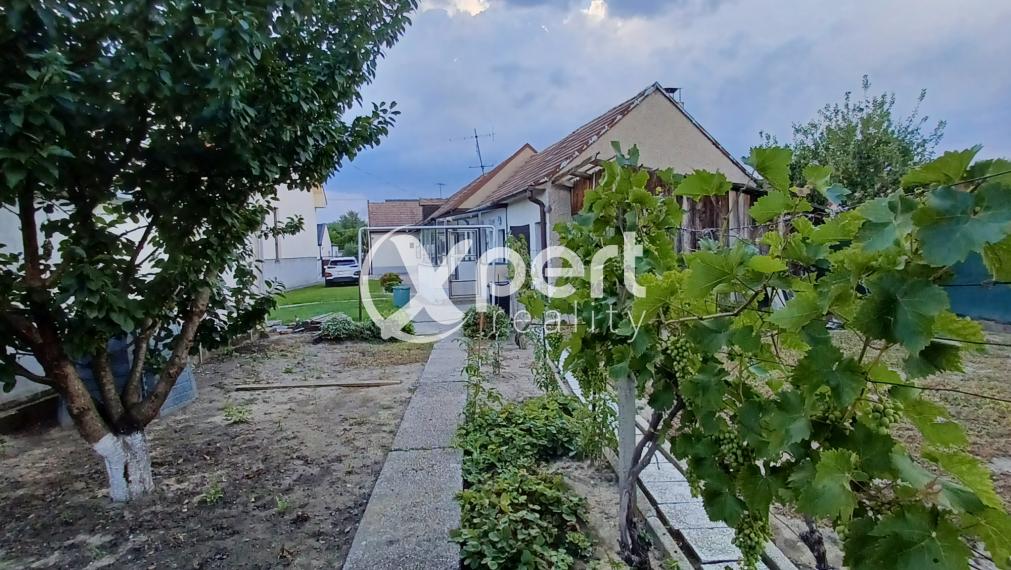 PREDAJ - Vidiecky 6 izbový dom s úžasnou atmosférou!