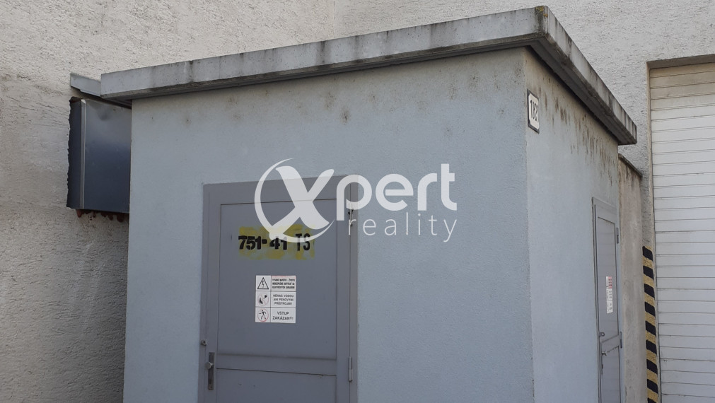 Predaj Exkluzívne priemyselný a výrobný areál v celku v Šamoríne na Seneckej ul., blízko R7