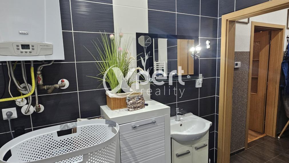 Predaj 2-i. byt s balkónom OHRADY