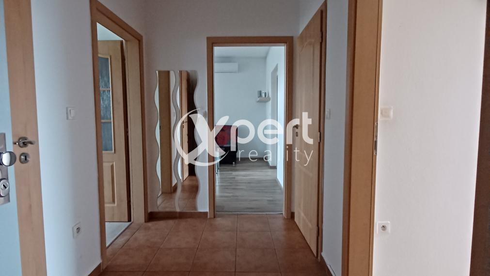 PREDAJ - 4-izbový byt s loggiou v centre Gabčíkova – Školská ulica