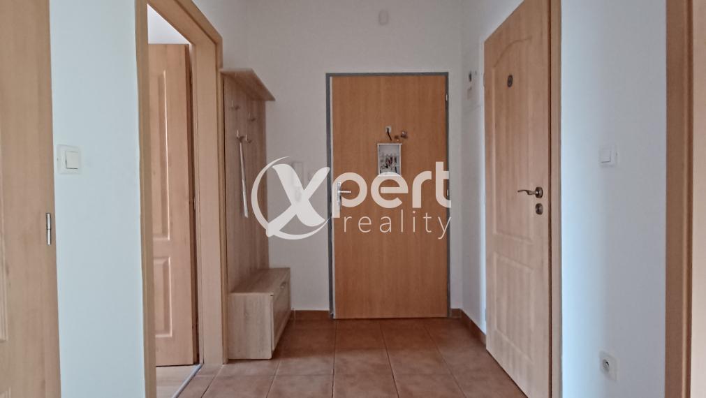 PREDAJ - 4-izbový byt s loggiou v centre Gabčíkova – Školská ulica