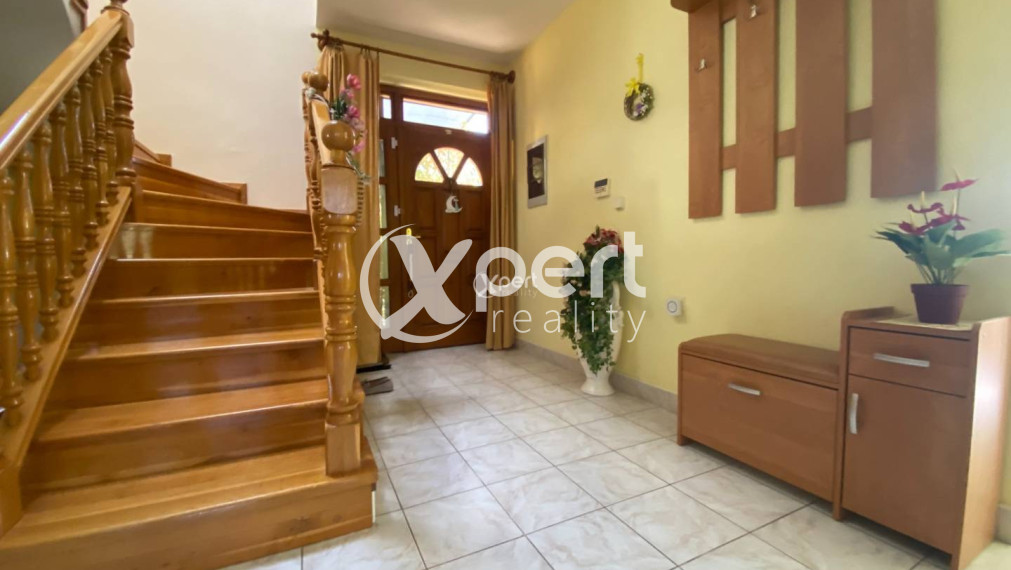 ZNÍŽENÁ CENA!NA PREDAJ RODINNÝ DOM PRIAMO V CENTRE