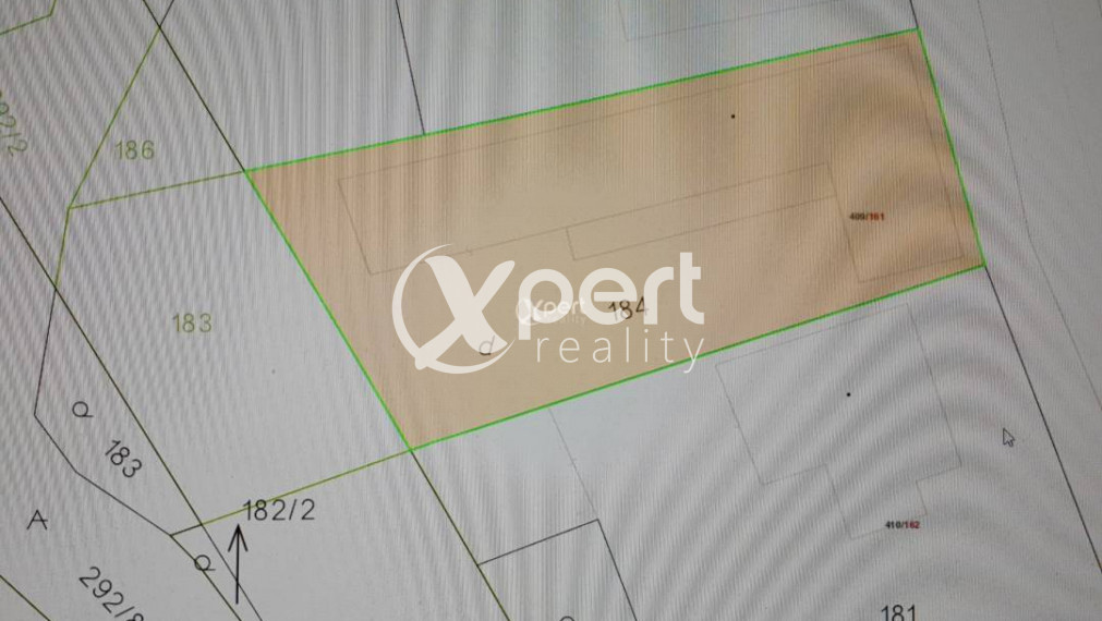 Predaj stavebný pozemok so starým rodinným domom v obciTekovské Lužany