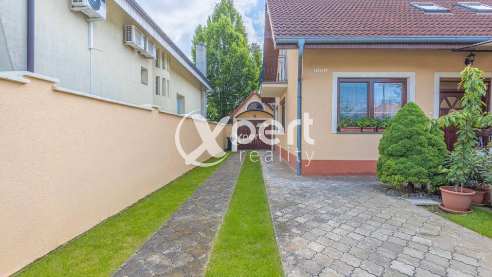 ZNÍŽENÁ CENA. Krásny rodinný dom priamo v centre na predaj