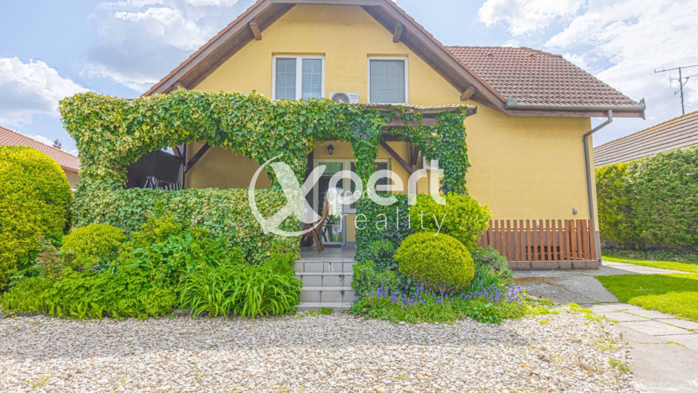 Bývajte a zarábajte! DVA rodinné domy na veľkorysom pozemku, Povoda