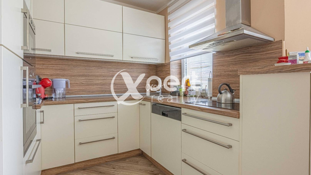 Bývajte a zarábajte! DVA rodinné domy na veľkorysom pozemku, Povoda