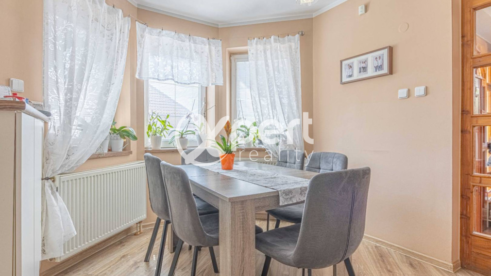 Bývajte a zarábajte! DVA rodinné domy na veľkorysom pozemku, Povoda