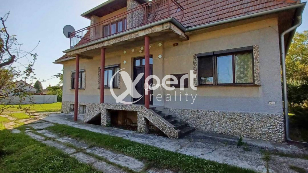 PREDAJ - na priestor veľkorysý 5i rodinný dom s garážou Etreho Kračany