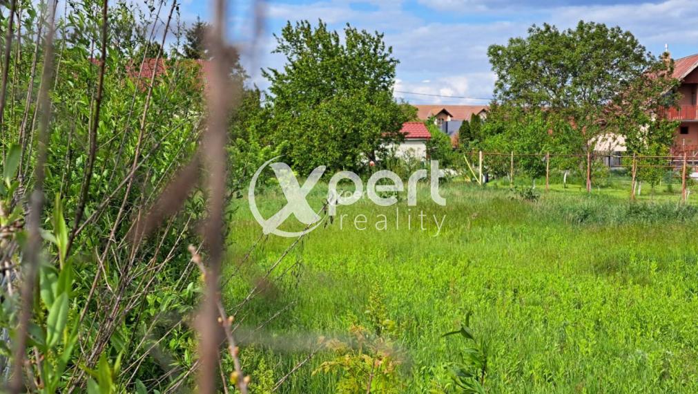 Stavebný pozemok v slepej ulici HORNÁ POTOŇ