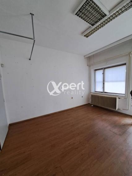  NA PRENÁJOM obchodný priestor, obchod na Hlavnej ceste VRAKÚŇ