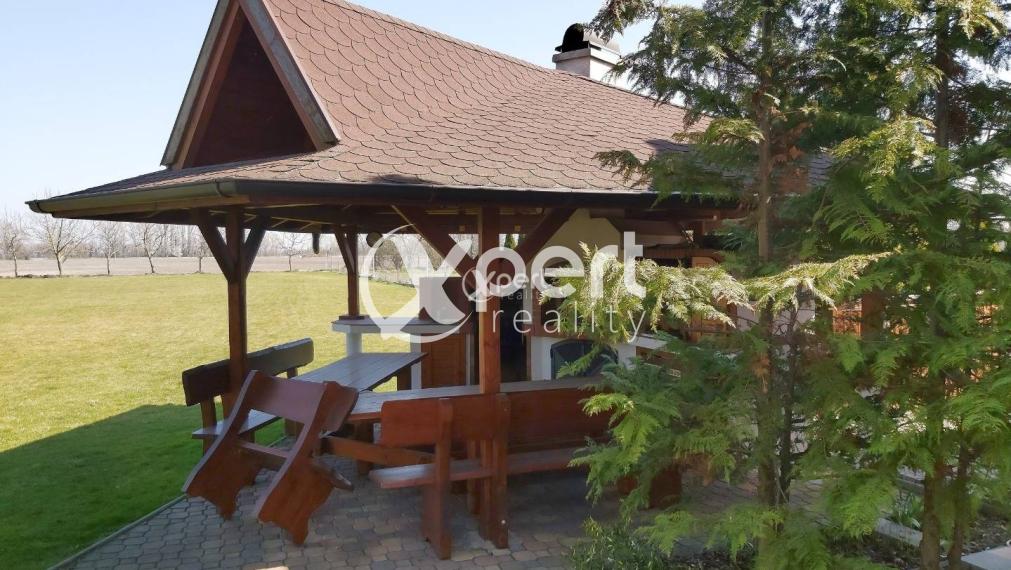 Predaj - PENZIÓN vo vyhľadávanej lokalite 2 km.od cesty R7 Holice