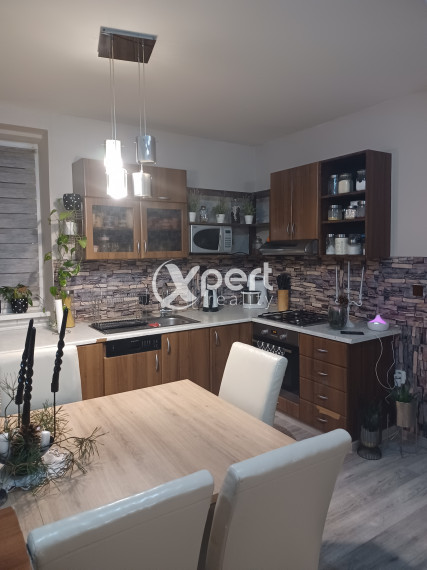 REZERVOVANÉ - Veľkometrážny 2 izbový byt po rekonštrukcii na ul. Janka Alexyho, Dúbravka