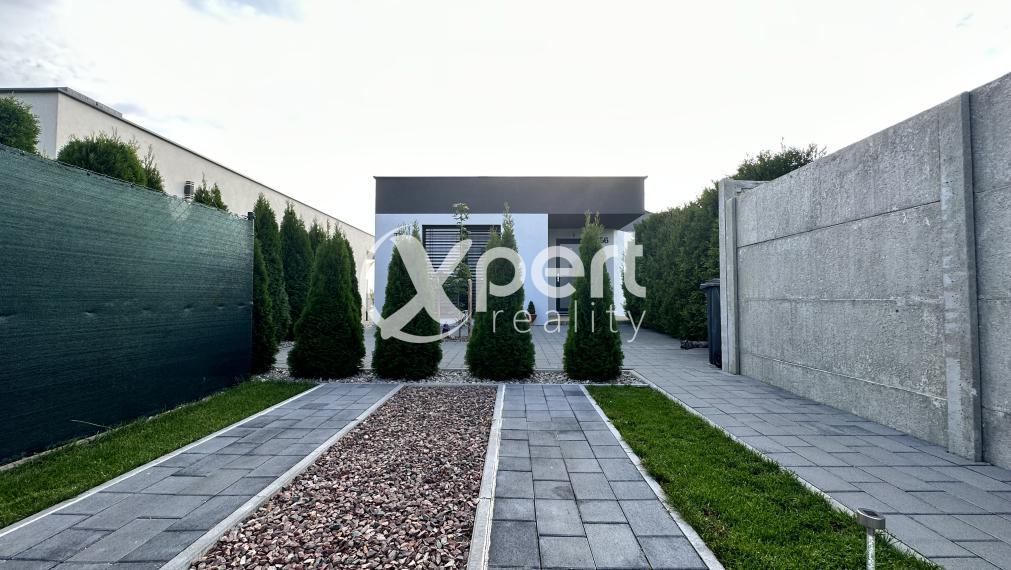 KRÁSNY DOM S MNOHÝMI BENEFITMI NA PREDAJ