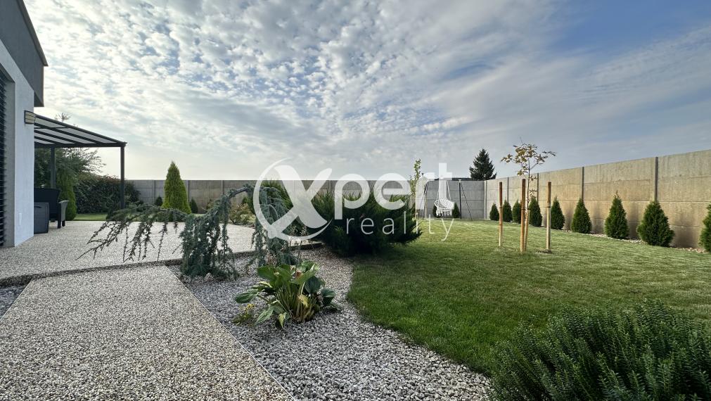 KRÁSNY DOM S MNOHÝMI BENEFITMI NA PREDAJ