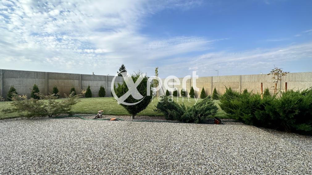 KRÁSNY DOM S MNOHÝMI BENEFITMI NA PREDAJ