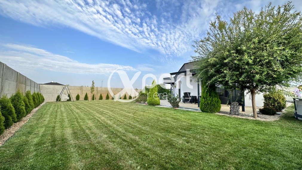 KRÁSNY DOM S MNOHÝMI BENEFITMI NA PREDAJ