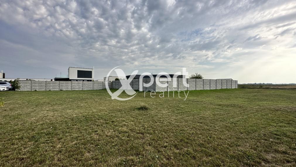 KRÁSNY DOM S MNOHÝMI BENEFITMI NA PREDAJ