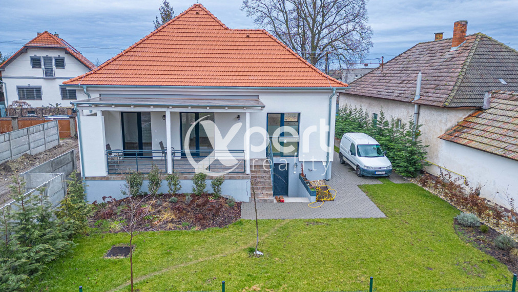 4 IZBOVÝ RODINNÝ DOM S TERASOU A PIVNICOU