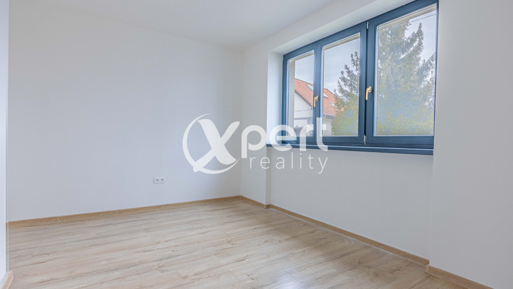 4 IZBOVÝ RODINNÝ DOM S TERASOU A PIVNICOU