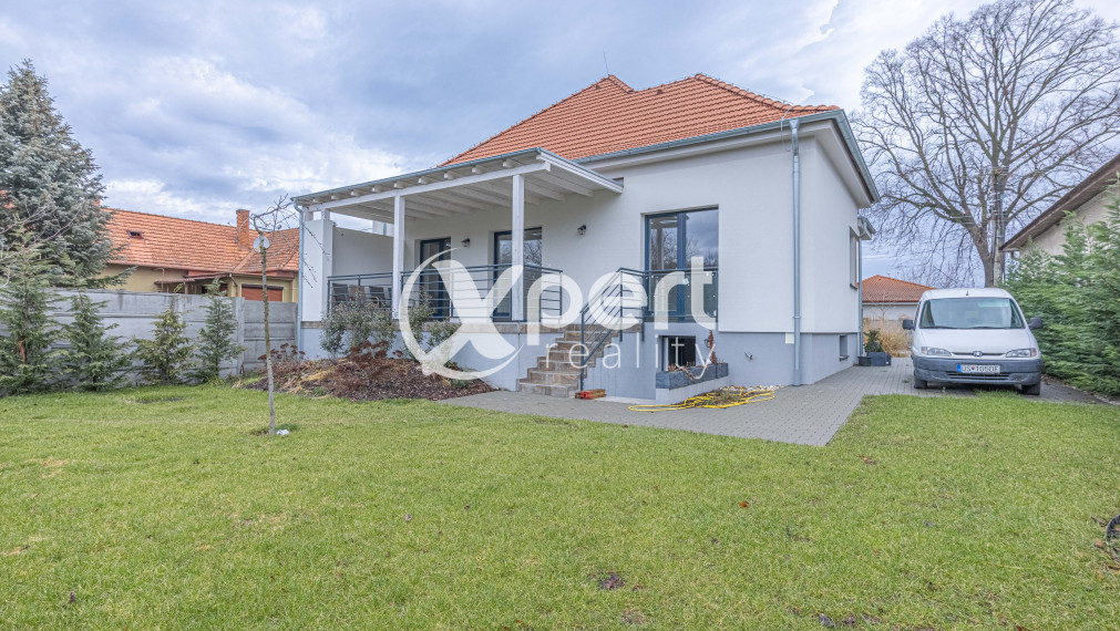 4 IZBOVÝ RODINNÝ DOM S TERASOU A PIVNICOU