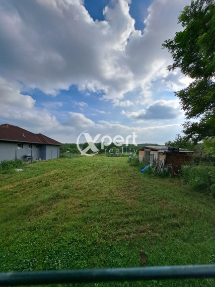 Dvojgeneračný rodinný dom na veľkorysom pozemku, Vrakúň