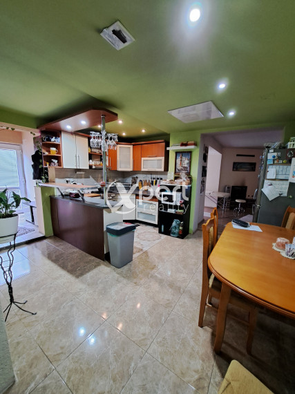 Dvojgeneračný rodinný dom na veľkorysom pozemku, Vrakúň