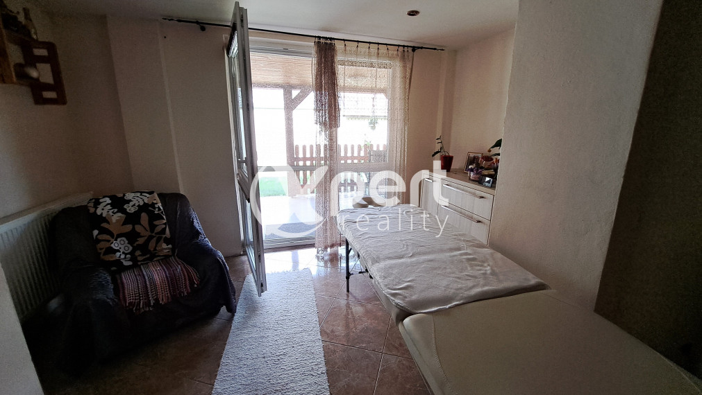 Dvojgeneračný rodinný dom na veľkorysom pozemku, Vrakúň