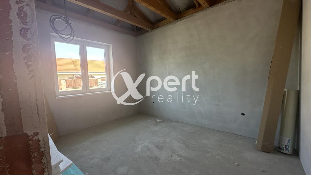 Novostavba v tichej časti obce Lehnice je na predaj