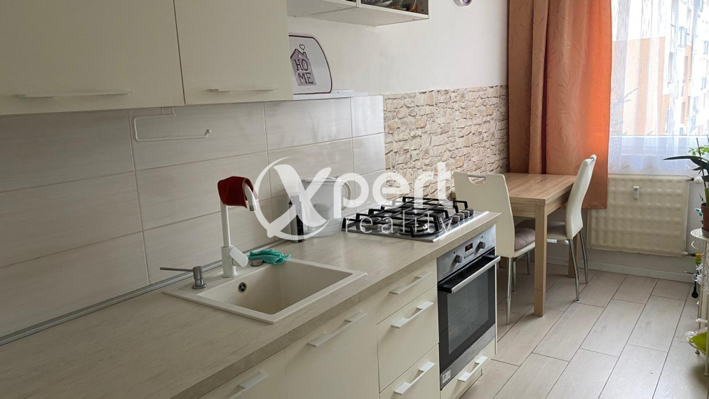 3 izbový byt na 2.poschodí s výťahom