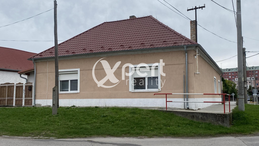 Znížená cena !!! INVESTÍCIA  !!!    NA PREDAJ  APARTMÁNOVÝ  DOM V KÚPEĽNOM MESTE  VO VEĽKOM MEDERI - 179 990,-€