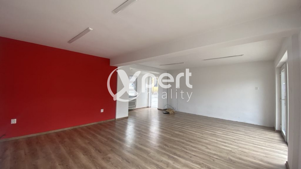 Na prenájom obchodný priestor 40 m2 v centre mesta  Dunajská Streda