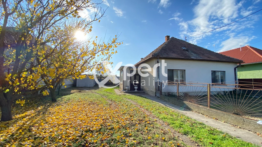 NOVÁ CENA !!!Na predaj stavebný pozemok 1871 m2 so starším rd v obci Vrakúň - okres Dunajská Streda / 125 000,-€