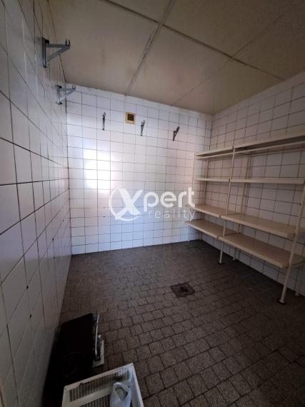 Skladovacie obchodné a reštauračné priestory