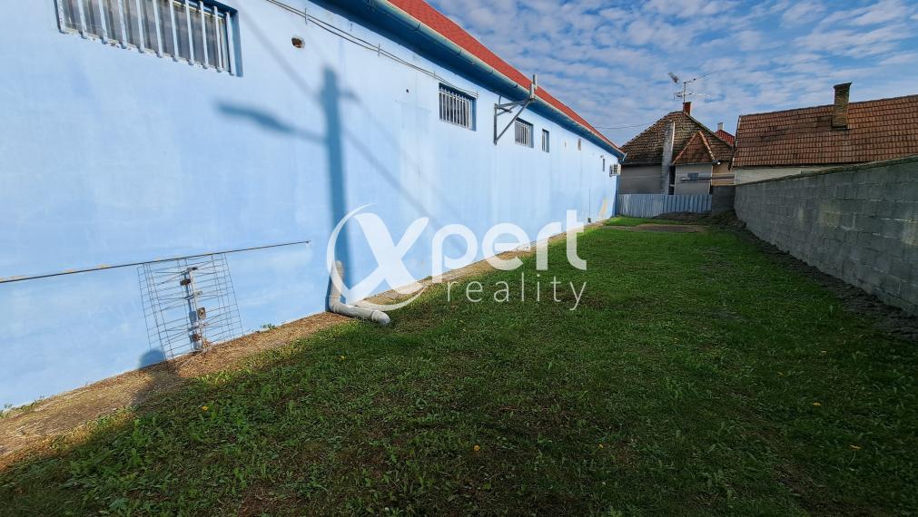 Skladovacie obchodné a reštauračné priestory