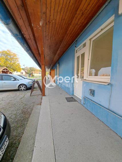 Skladovacie obchodné a reštauračné priestory