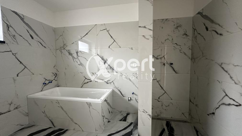 4-IZBOVÝ RODINNÝ DOM NA PREDAJ V OBCI ŽIHÁREC