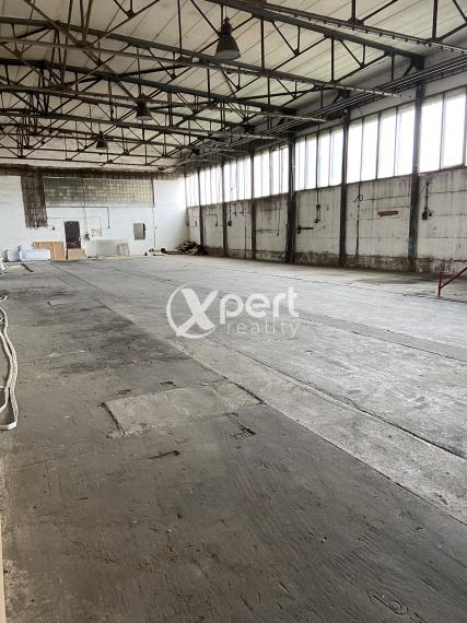 Na prenájom spevnené plochy, garáže, parkoviská