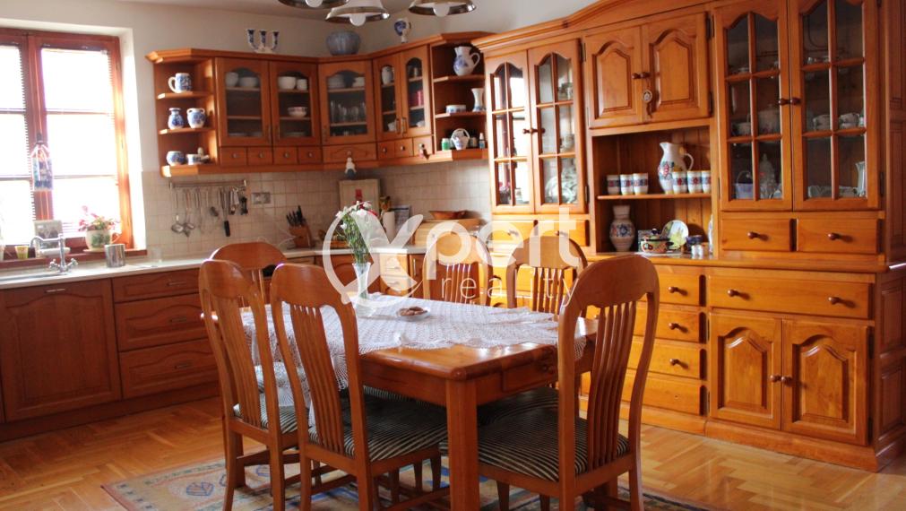 Rodinný dom v španielskom štýle v obci Trhová Hradská