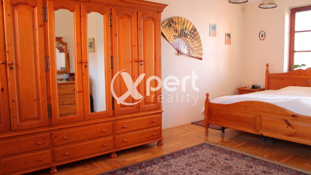 Rodinný dom v španielskom štýle v obci Trhová Hradská