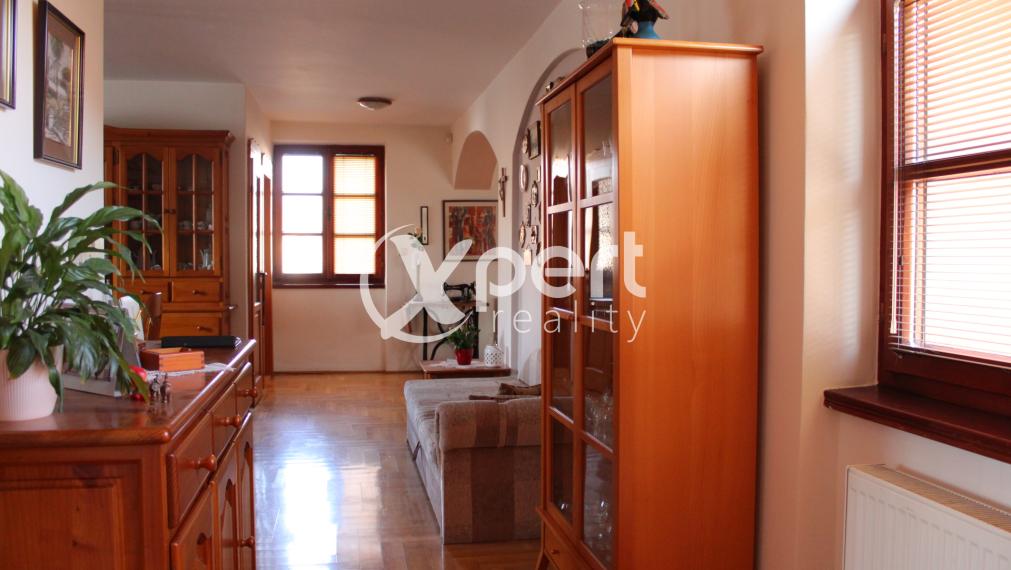 Rodinný dom v španielskom štýle v obci Trhová Hradská