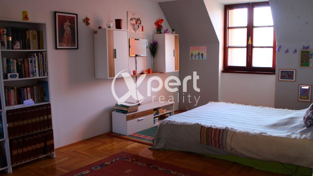 Rodinný dom v španielskom štýle v obci Trhová Hradská