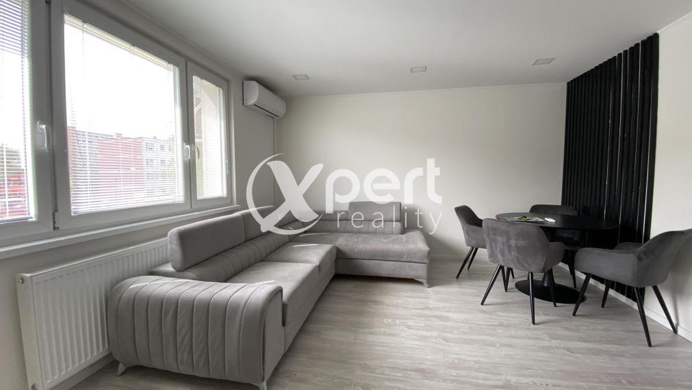 REZERVOVANÉ   119 990,- € Ponúkam na predaj kompletne prerobený 3 izbový  byt  s loggiou  v Dunajskej  Strede